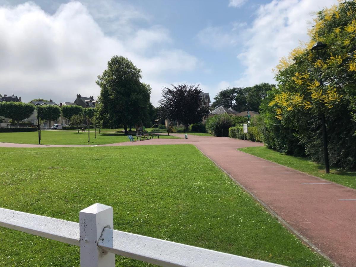 Willa Casa Parcului Villers-sur-Mer Zewnętrze zdjęcie